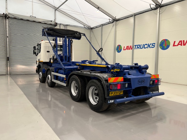 Scania P360 8×4 Day Cab Hookloader Manual