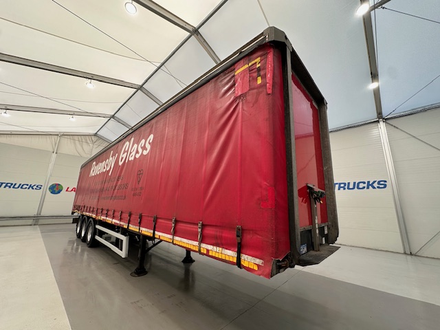 Montracon Tri Axle 4.2m Curtainsider Trailer Moffat Brackets