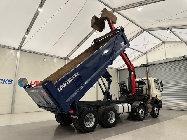 DAF CF85 410 8×4 Day Cab Steel Tipper Grab