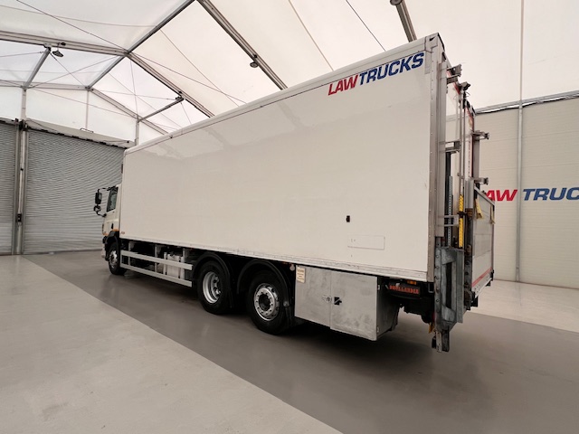 DAF CF 290 6×2 Rear Steer Fridge Box