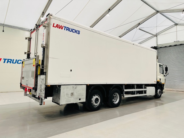 DAF CF 290 6×2 Rear Steer Fridge Box