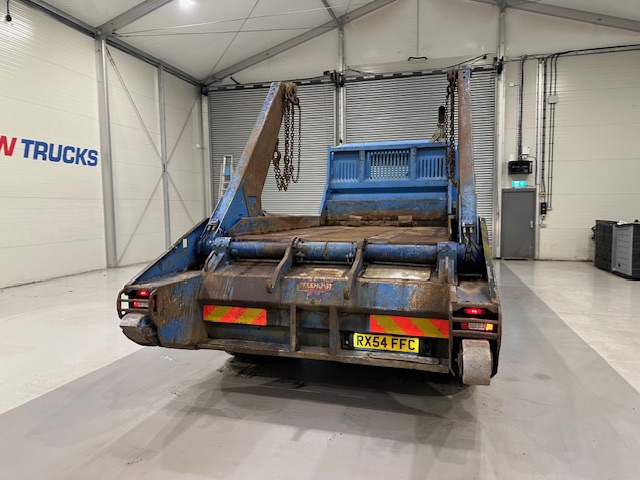 Scania P94 230 4×2 Day Cab Skip Loader