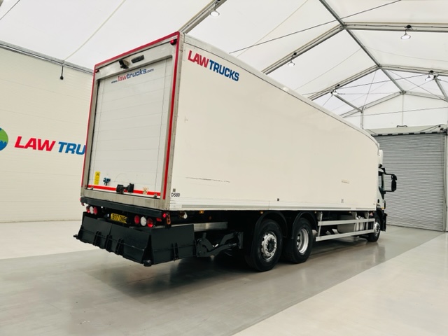 Iveco Stralis 310 AT 6×2 Fridge Box Van