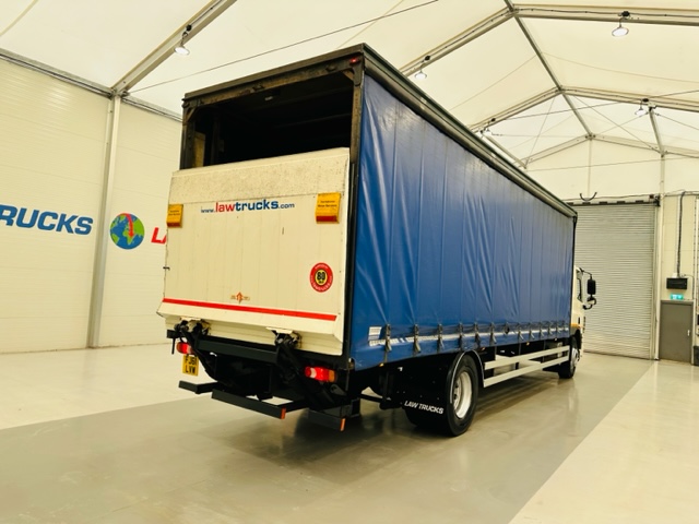 DAF CF65 250 Sleeper Cab Curtainsider