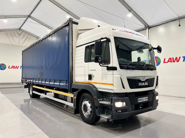 MAN TGM 18.250 4×2 Sleeper Cab Curtainsider