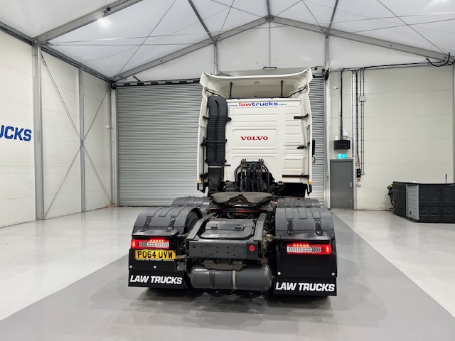 Volvo FM 450 6×2 Midlift Tractor Unit