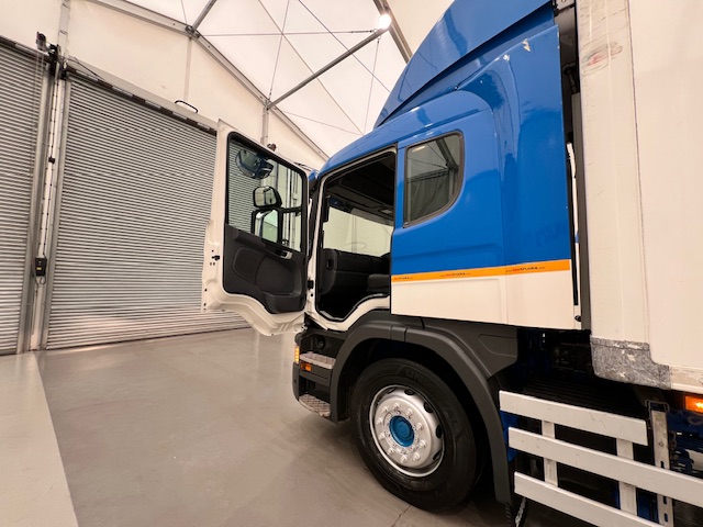 Scania P250 4×2 Sleeper Cab Fridge Box