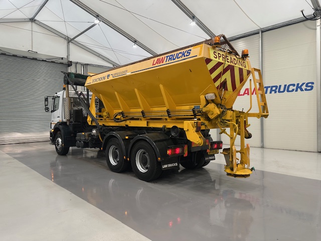 Mercedes Axor 2628 6×4 Day Cab Hookloader Gritter