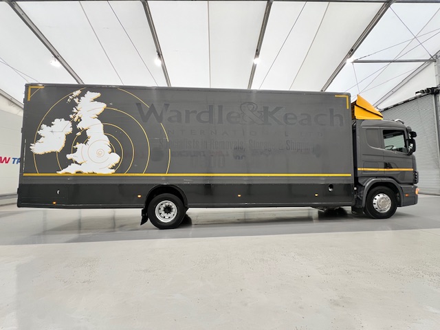 Scania R94 220 4×2 Sleeper Cab Box Van Manual