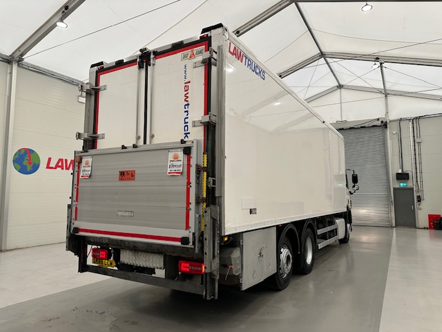 DAF CF 290 6×2 Rear Steer Fridge Box