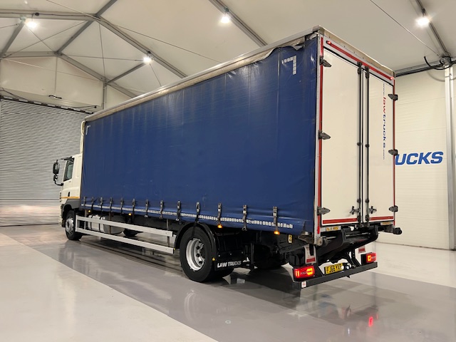 DAF CF 250 4×2 Sleeper Cab Curtainsider