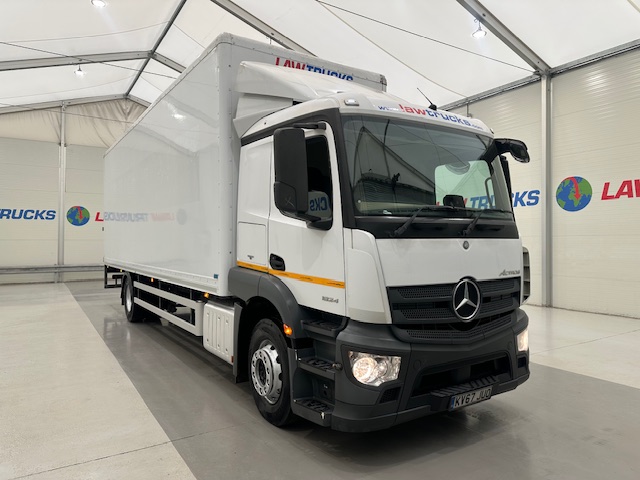 Mercedes Actros 1824 4×2 Sleeper Cab Box Van