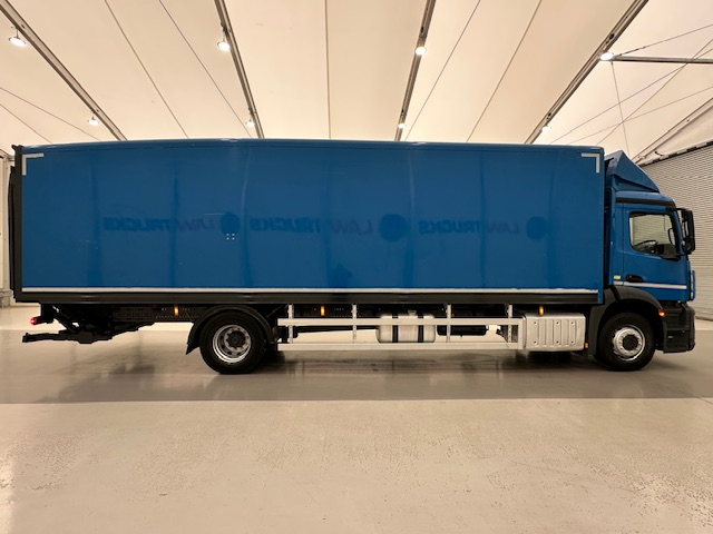 Mercedes Actros 1824 4×2 Day Cab Box Van