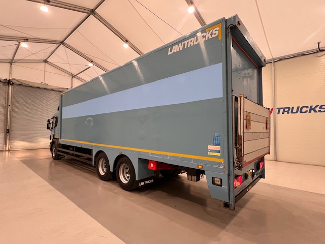 Scania P320 6×2 10 Tyre Rear Lift Insulated Box Van