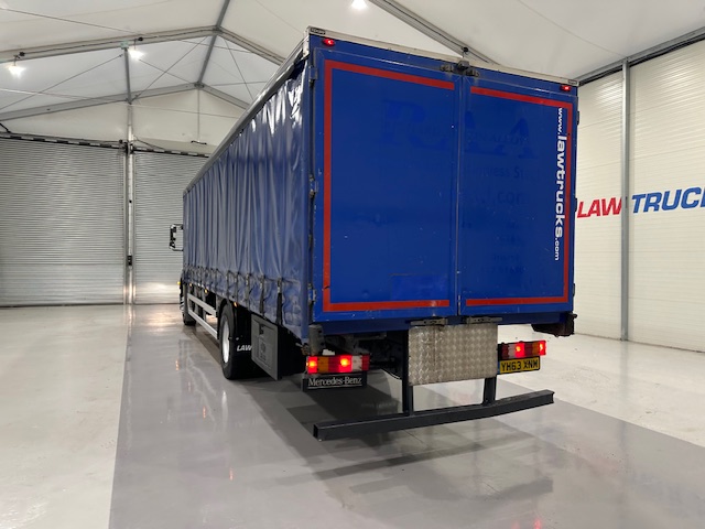 Mercedes 1824 4×2 Day Cab Curtainsider