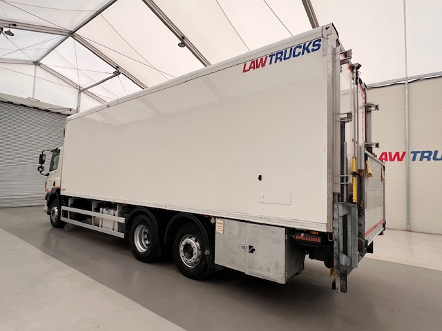 DAF CF 290 6×2 Rear Steer Fridge Box