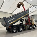 Volvo FM 370 8×4 Steel Tipper Grab - thumbnail