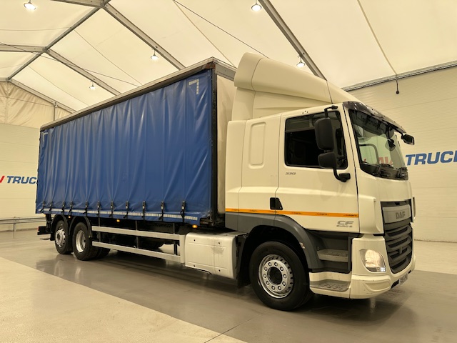 DAF CF 330 6×2 Rear Lift Sleeper Cab Curtainsider