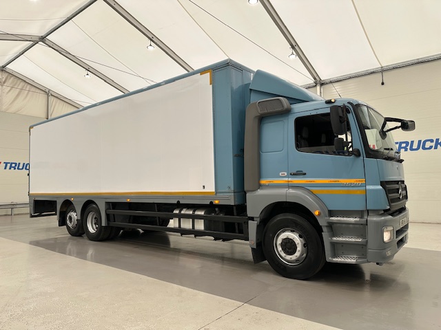 Mercedes Axor 2529 Rear Lift Sleeper Cab Box Van