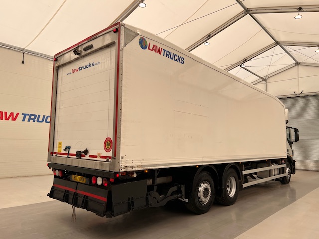 Iveco Stralis 310 AT 6×2 Box Van