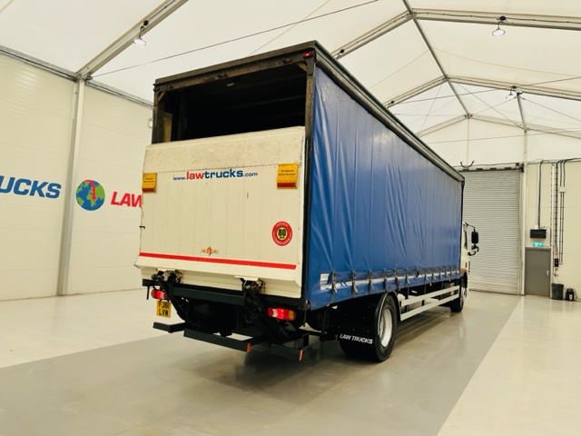 DAF CF65 250 Sleeper Cab Curtainsider