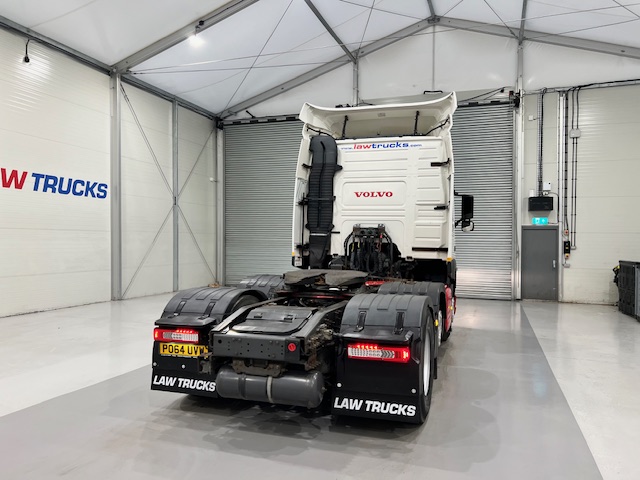 Volvo FM 450 6×2 Midlift Tractor Unit