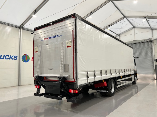Mercedes Actros 1824 Day Cab Curtainsider