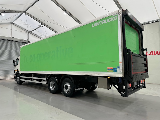 Scania P280 6×2 Rear Lift Day Cab Fridge Box