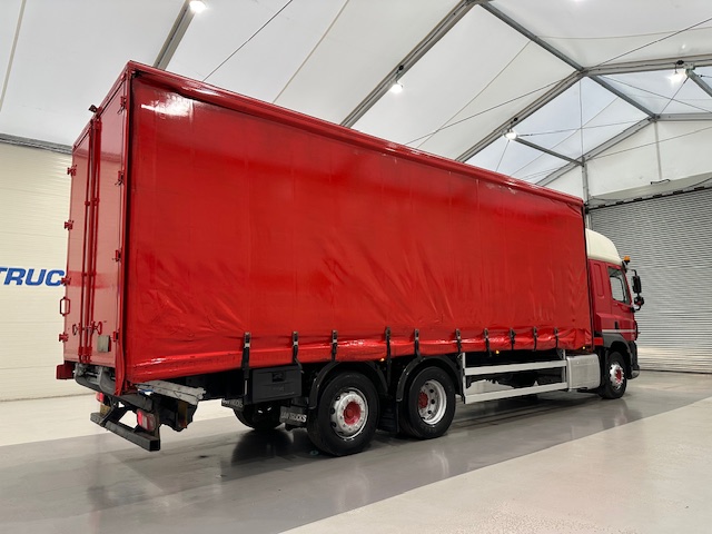 DAF CF 290 6×2 Rear Lift Sleeper Cab Curtainsider