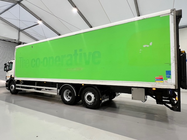 Scania P280 6×2 Rear Lift Day Cab Fridge Box