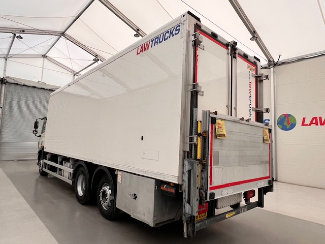 DAF CF 290 6×2 Rear Steer Fridge Box