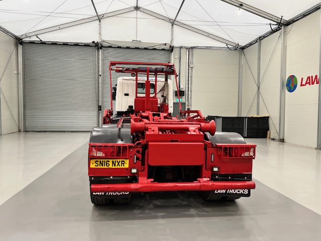 Scania P370 8×4 Rest Cab Hookloader Manual