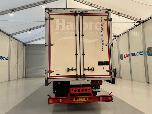 Iveco Stralis 360 6×2 Rear Steer Curtainsider