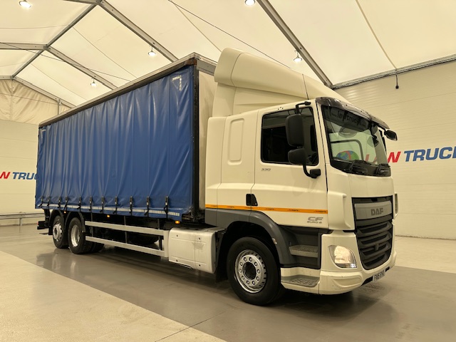 DAF CF 330 6×2 Rear Lift Sleeper Cab Curtainsider