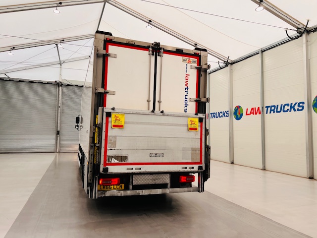 DAF CF 290 6×2 Rear Steer Fridge Box