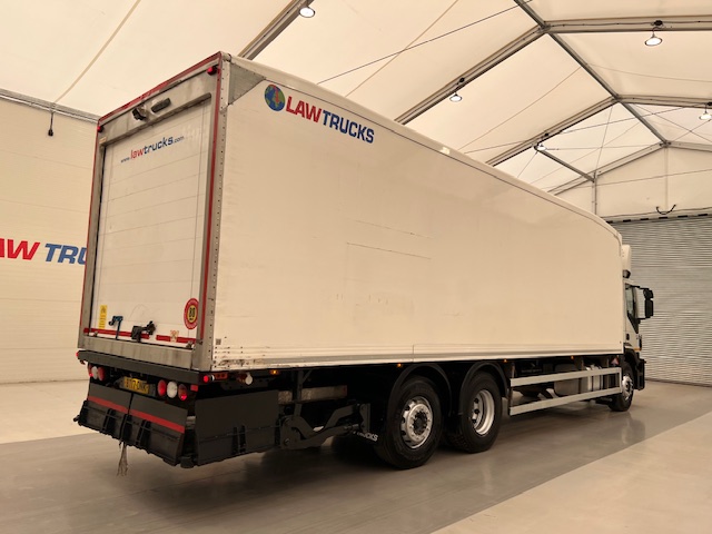 Iveco Stralis 310 AT 6×2 Box Van