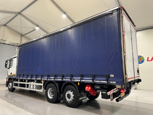 Mercedes Actros 2530 6×2 Sleeper Cab Curtainsider