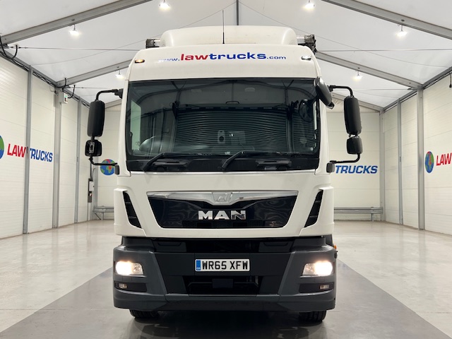 MAN TGM 18.250 4×2 Sleeper Cab Curtainsider