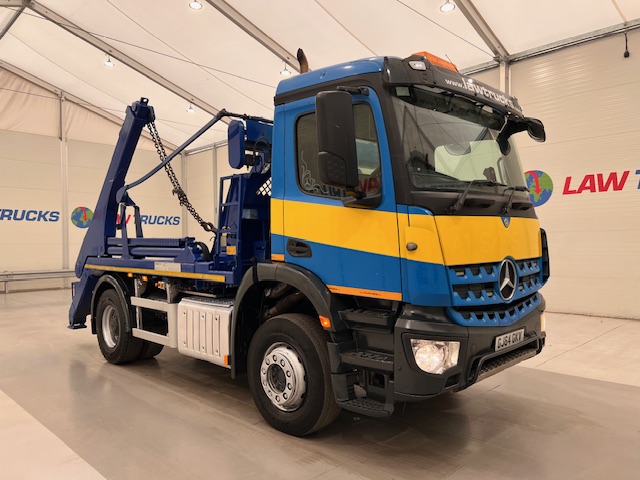 Mercedes Arocs 1824 Day Cab Skip Loader