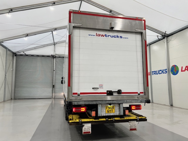 DAF LF 230 4×2 Day Cab Fridge Box