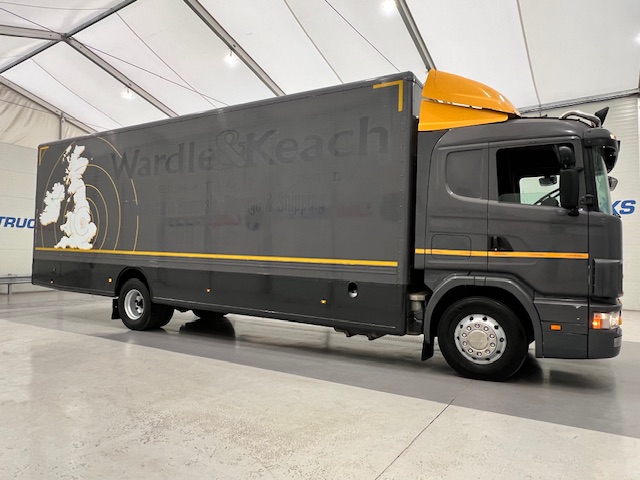 Scania R94 220 4×2 Sleeper Cab Box Van Manual
