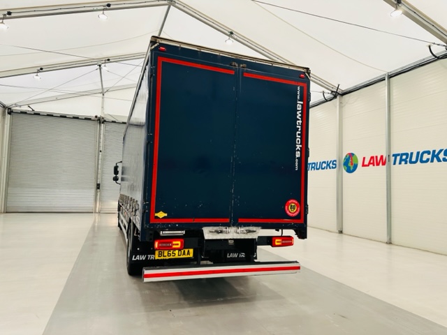 DAF CF 250 4×2 Sleeper Cab Curtainsider