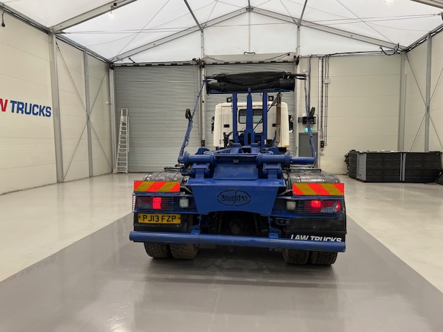 Scania P360 8×4 Day Cab Hookloader Manual