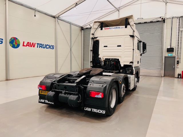 MAN TGX 26.460 6×2 Tractor Unit