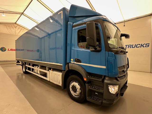 Mercedes Actros 1824 4×2 Day Cab Box Van
