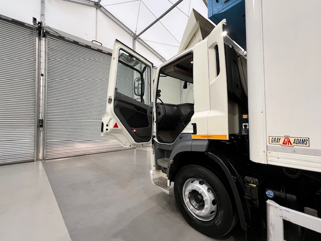 DAF CF 290 6×2 Rear Steer Fridge Box