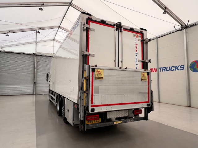 DAF CF 290 6×2 Rear Steer Fridge Box