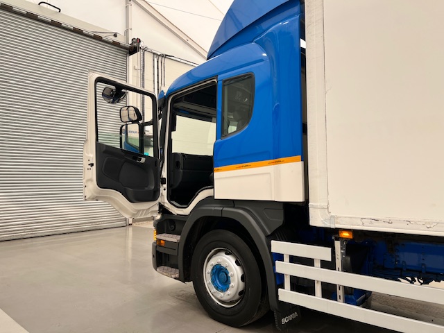 Scania P250 4×2 Sleeper Cab Fridge Box
