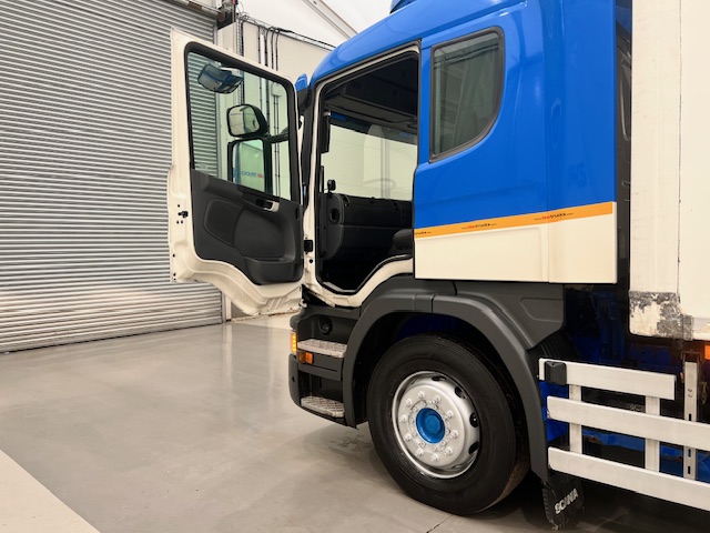 Scania P250 4×2 Sleeper Cab Fridge Box