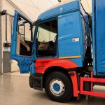 Mercedes Actros 2530 Rear Lift Sleeper Cab Curtainsider - thumbnail
